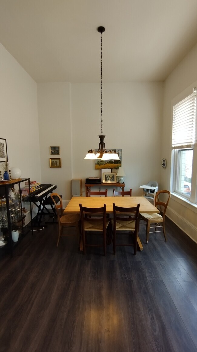 Photo - 139 N 4th St