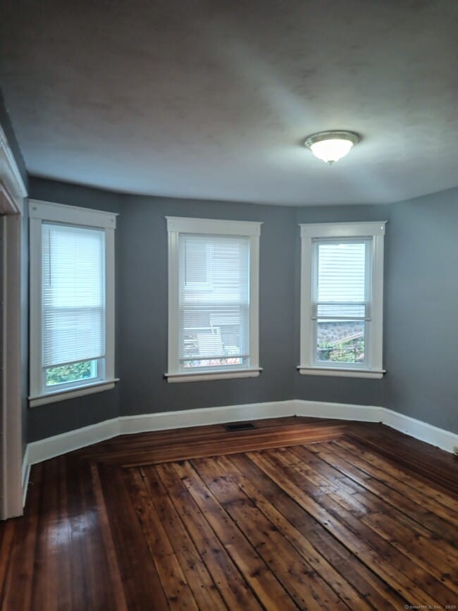 Photo - 50 Newington Ave