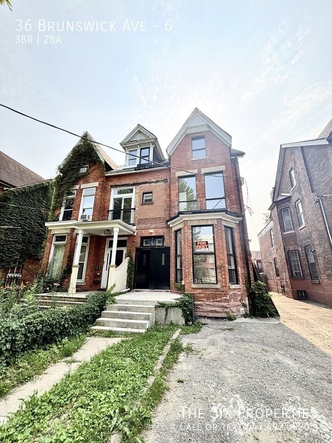 Building Photo - Brand New 3 Bedroom + 1.5 Bath Lower Level Apartment in the Heart of Downtown Unit 6
