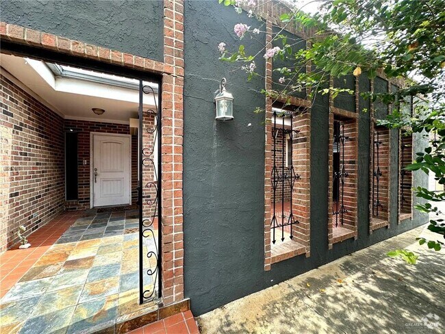 Building Photo - 704 Kerria Ave Rental