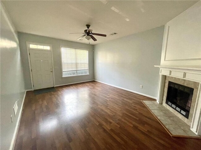 Photo - 400 Grayson Way