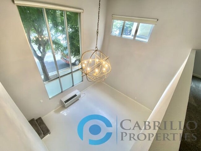 Photo - 908 G St