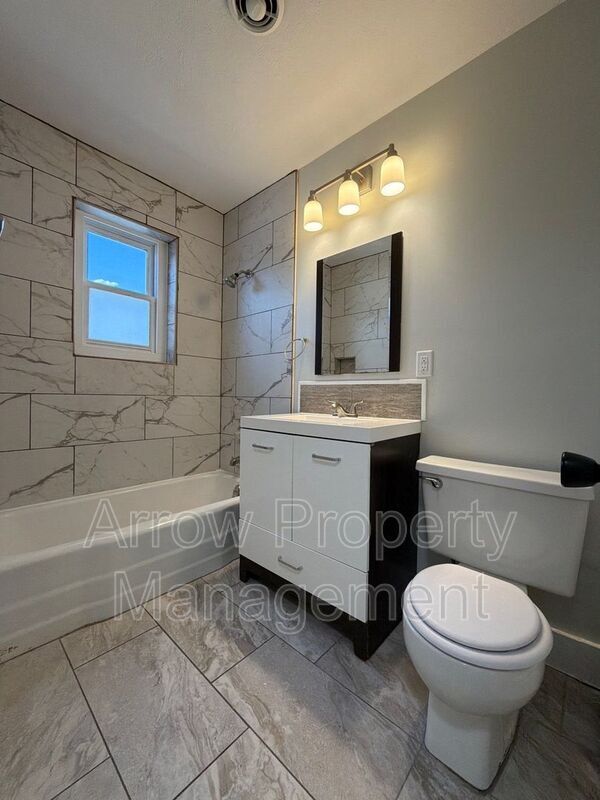 Photo - 1037 G St Unidad 1