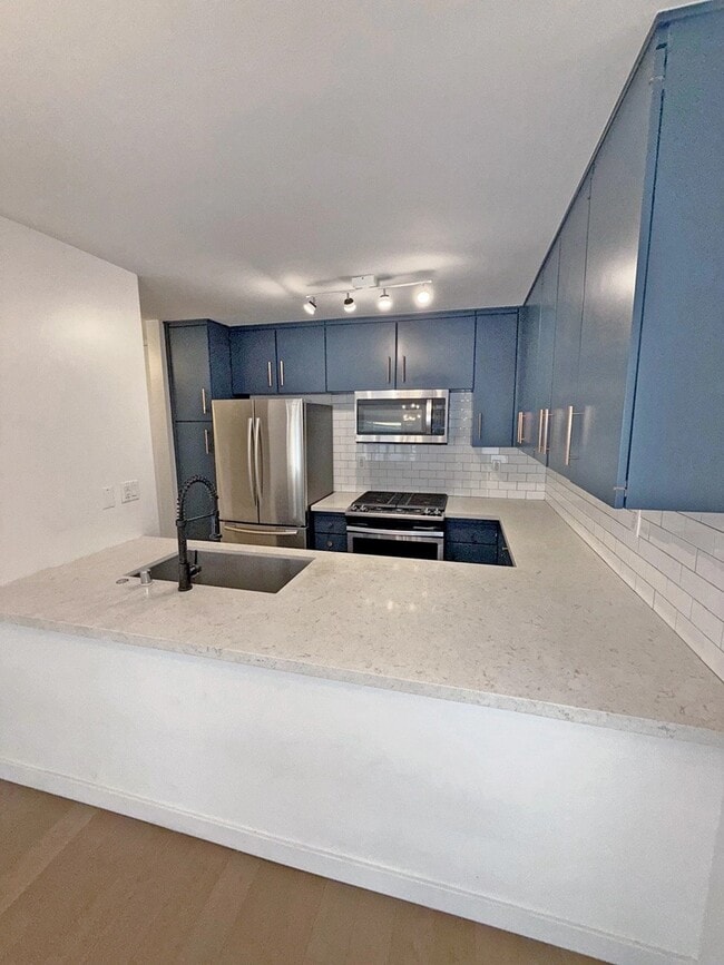 Building Photo - 850 2nd St