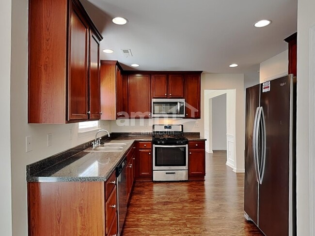 Photo - 1649 Woods Ln