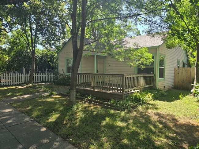 Photo - 485 E 1st Ave