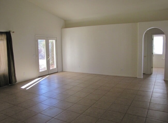 Photo - 3BR/2BA, 3-car garage, 1854 sq.ft. home in Remington Park, Sierra Vista, AZ
