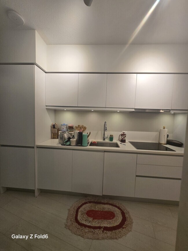 Photo - 180-180 E 2nd Ave