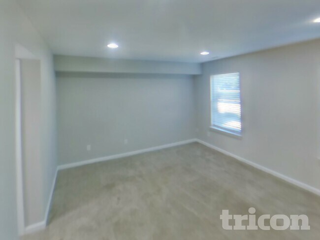 Photo - 1277 Collier Ln