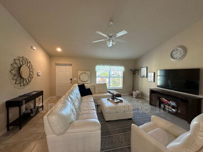 Photo - 2202 SE 8th St