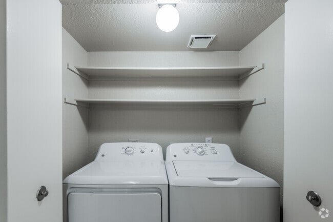 1HAB, 1BA - Windsor Ridge Apartments