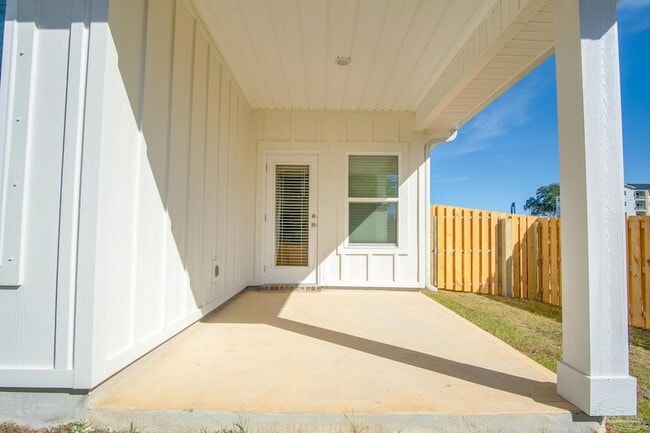 Photo - 8422 Riverstone Dr