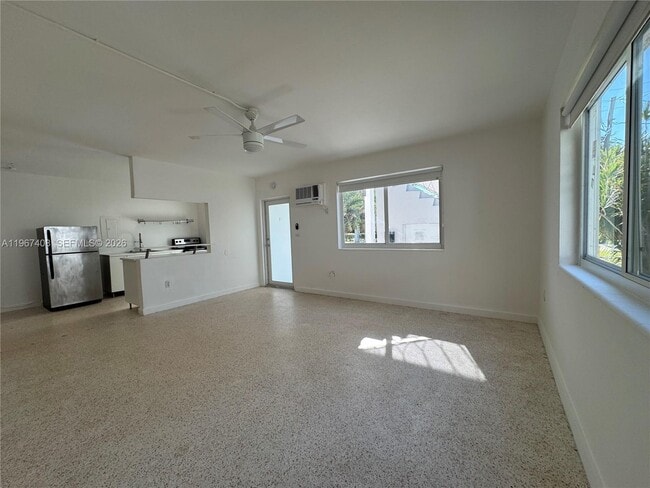 Photo - 1385 NE 105th St Unit 1