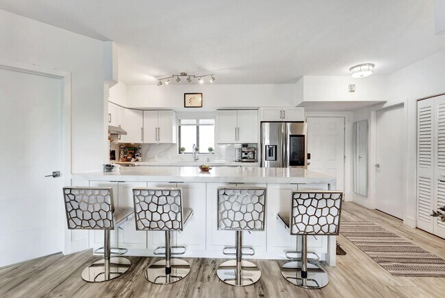 Photo - 2105 Lavers Cir Unit 507