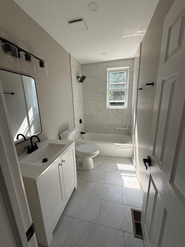 Photo - 602 Denison St
