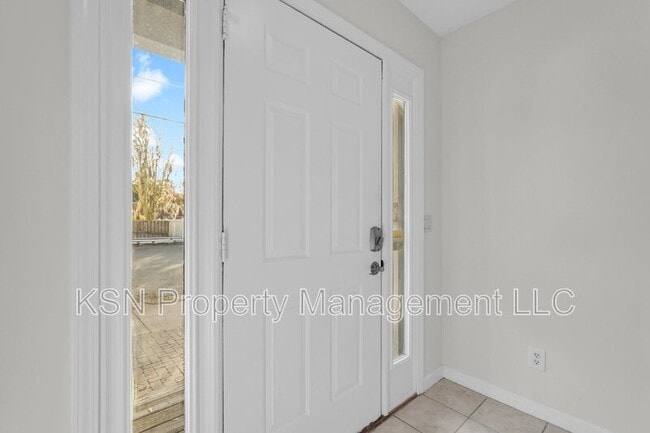 Photo - 8 E 33rd St Unit B