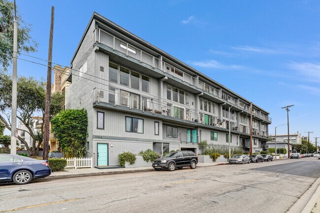 Building Photo - 4105 Pacific Ave Unit 1 Rental