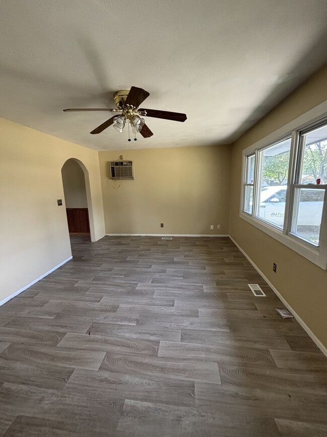 Photo - 906 Timothy Trail