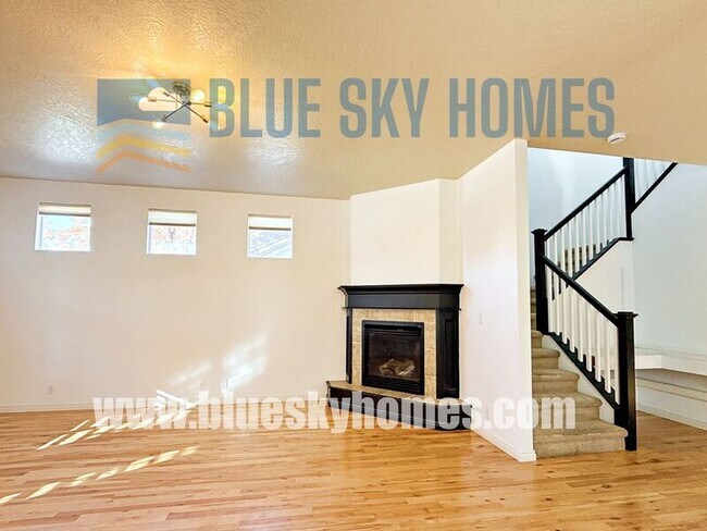 Photo - 988 Washakie St E