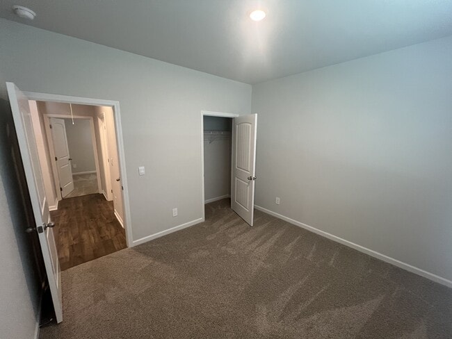 Photo - 110 Hartmann Crossing Dr