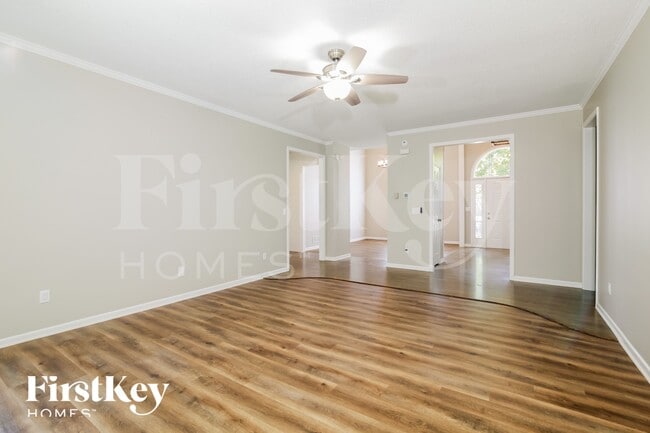 Photo - 15211 Maple St