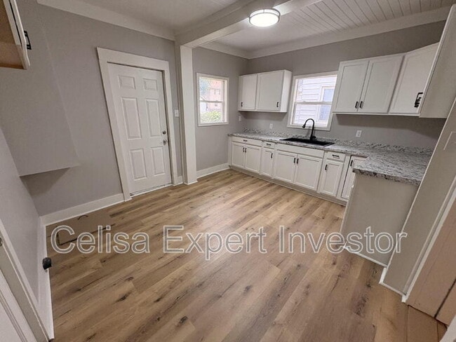 1012 High St
