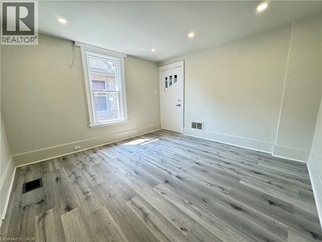 Photo - 30 Ontario St Unit 2