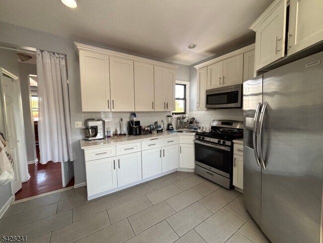 Photo - 276 Morris Ave Unit 3