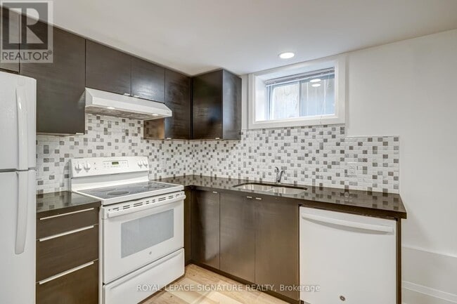 Photo - 250 Nairn Ave