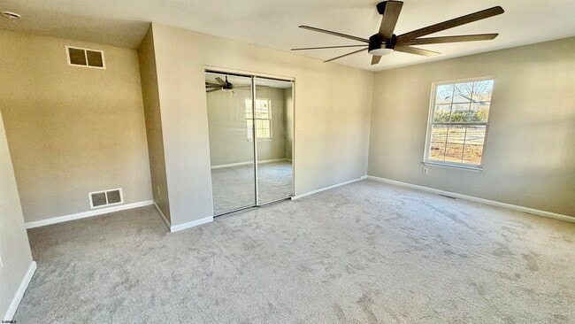 921 Oak Grove Ave