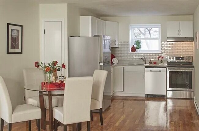 Photo - 104 Trowbridge St Unit 4