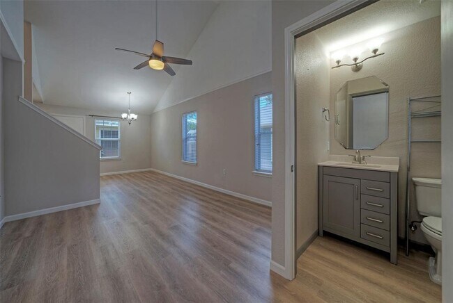 Photo - 18100 Belfry Pass