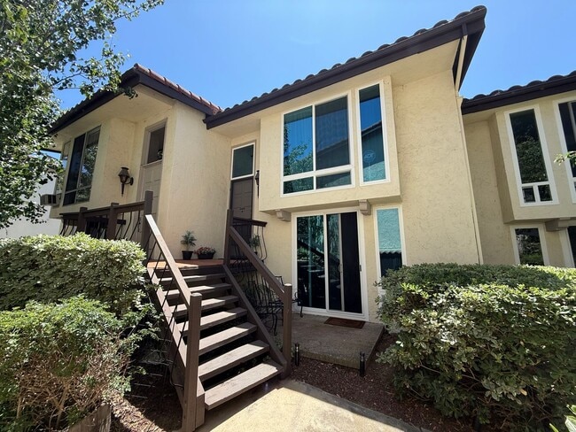 Building Photo - ??Spacious 2BR/2BA Condo for Rent in Tranq... Unit D