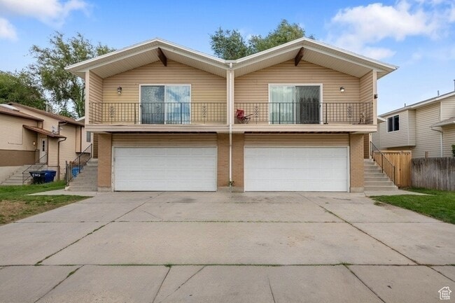 Building Photo - 4711 S Xanadu Cir Unit 4711 Xanadu Circle Rental