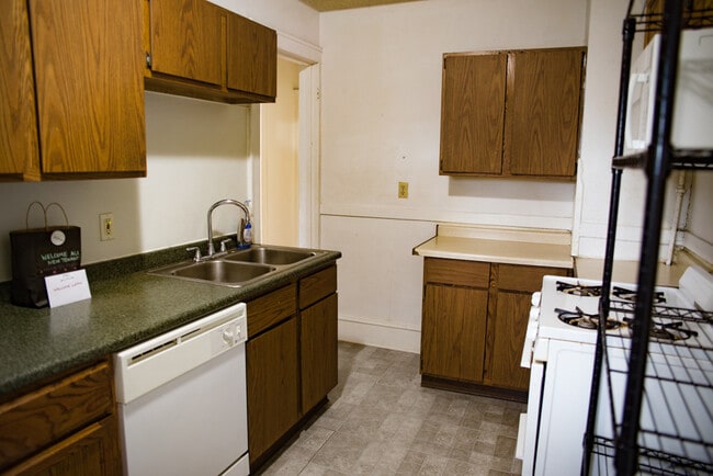 Photo - 925 22nd Ave SE