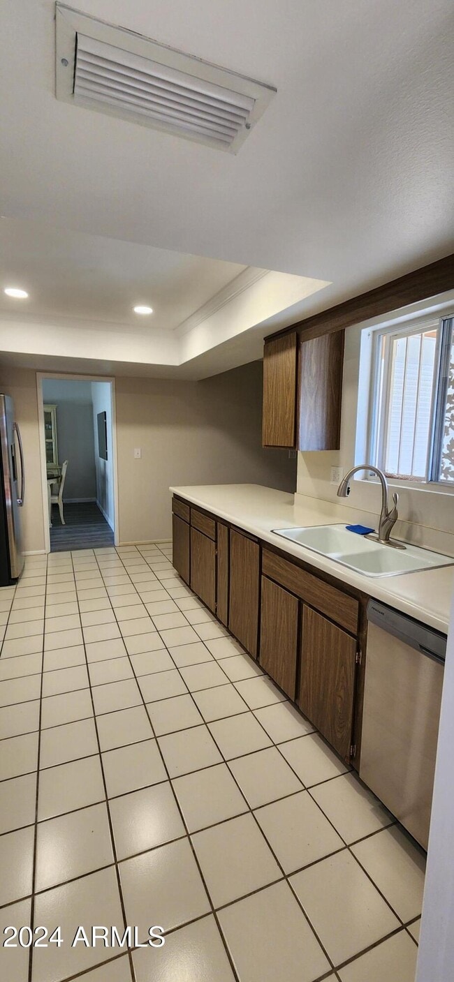 Photo - 10338 W Kingswood Cir