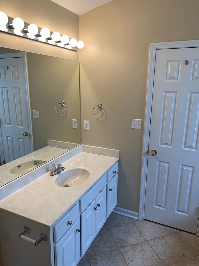 Photo - 2170 Franklin St