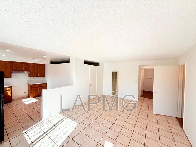 Photo - 207 N Mathews St