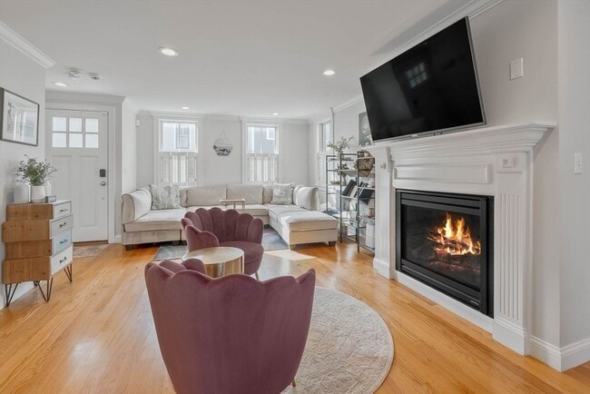 Building Photo - 65 Green St