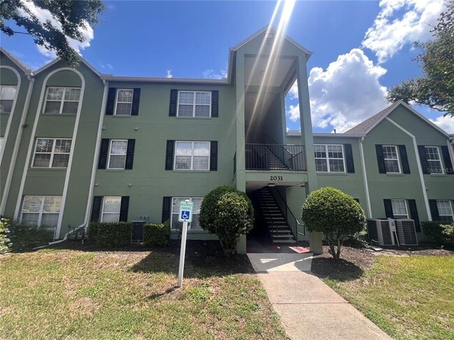Building Photo - 2031 Dixie Belle Dr Unit 2031T Rental