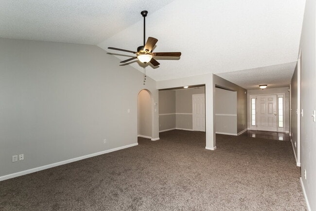 Photo - 345 Breeze Mdw