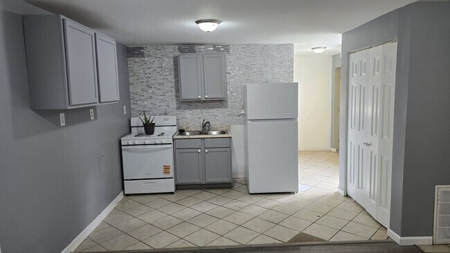 Photo - 2313 Georgia St Unit b