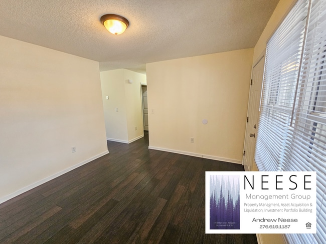 Photo - 640 Wyndale Rd