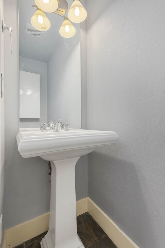 Photo - 1621 E Fir St