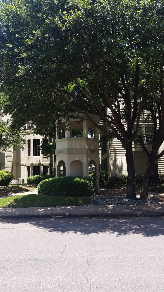 3105 San Jacinto Street Unit 111