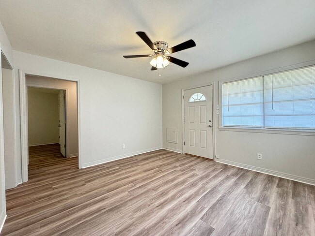 Photo - 124/128 RWE Jones Unit 128 RWE Jones Dr