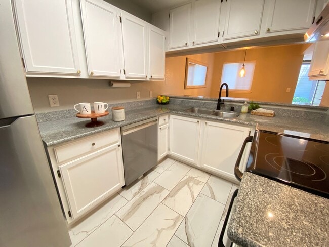 Advent - Low Deposit Condo W/ Parking, Lau... - Advent - Low Deposit Condo W/ Parking, Lau...