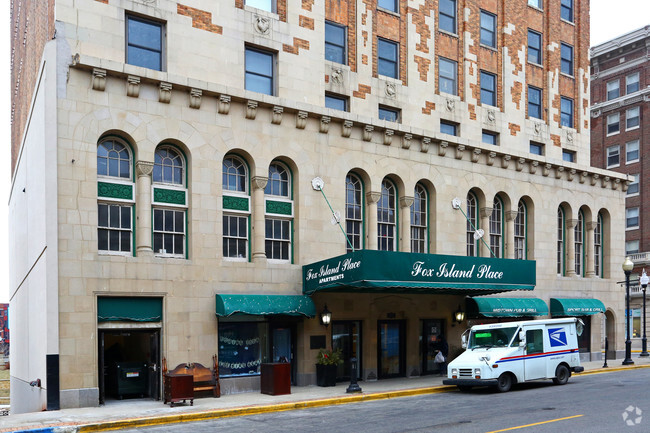 Leland Tower Apartments - Aurora, IL | ForRent.com