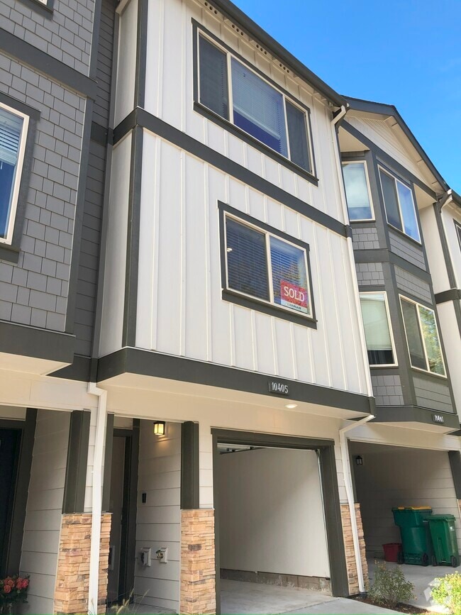 Building Photo - 10405 SW Akilean Ter Rental