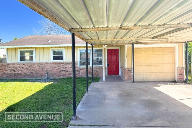 Building Photo - 2402 Sunny Dr Rental